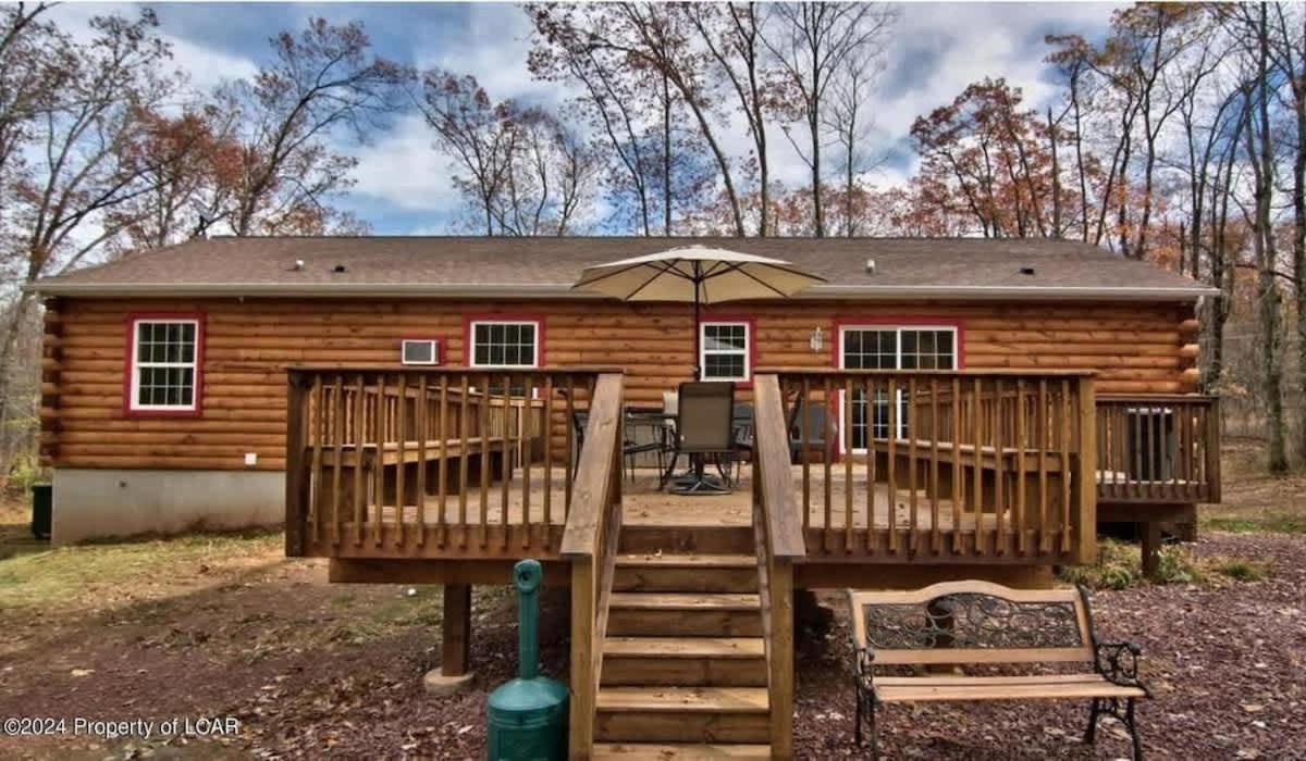 Holiday home Cozy Freeland Retreat- Firepit Pool Table Hot Tub
