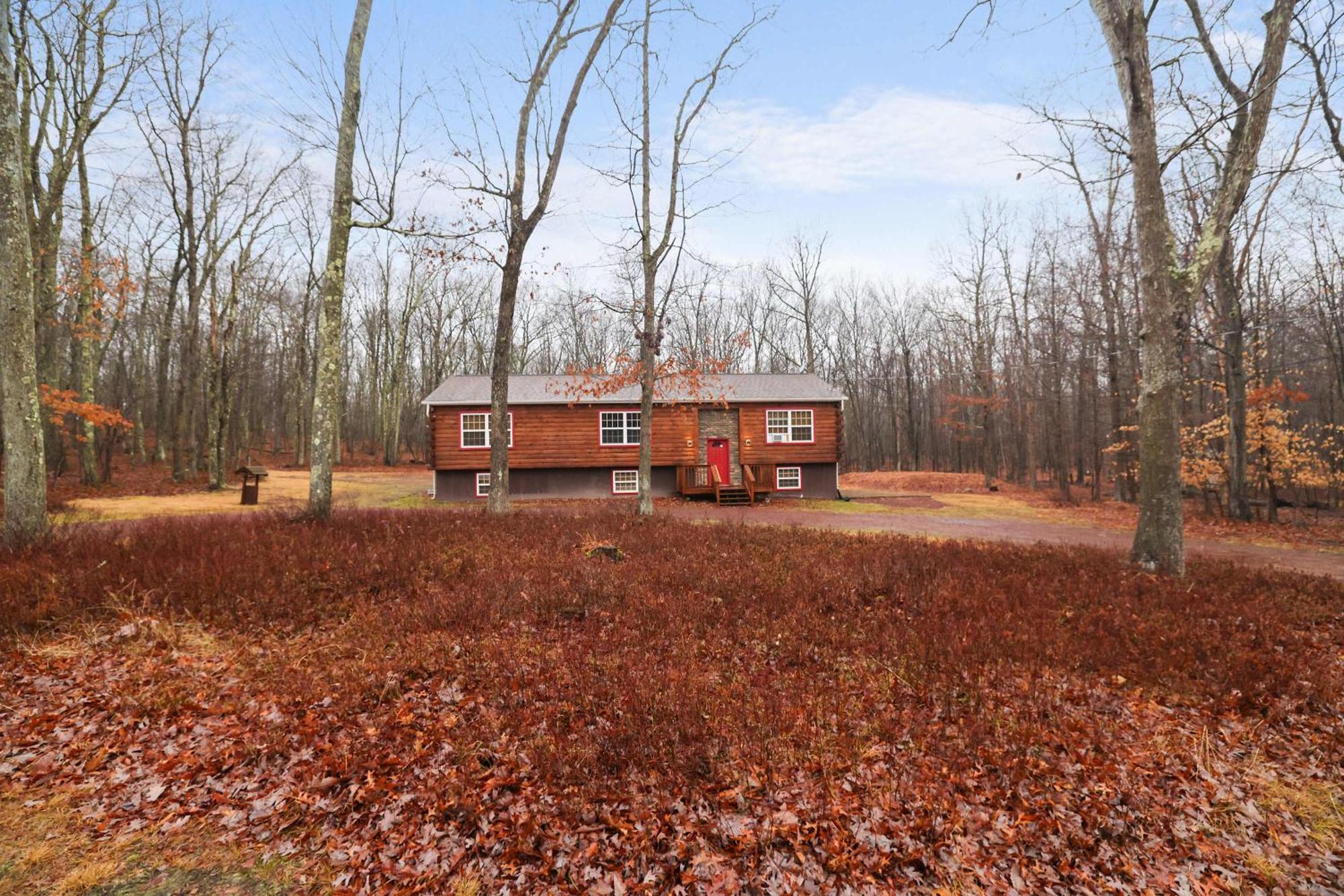 Cozy Freeland Retreat- Firepit Pool Table Hot Tub Holiday home