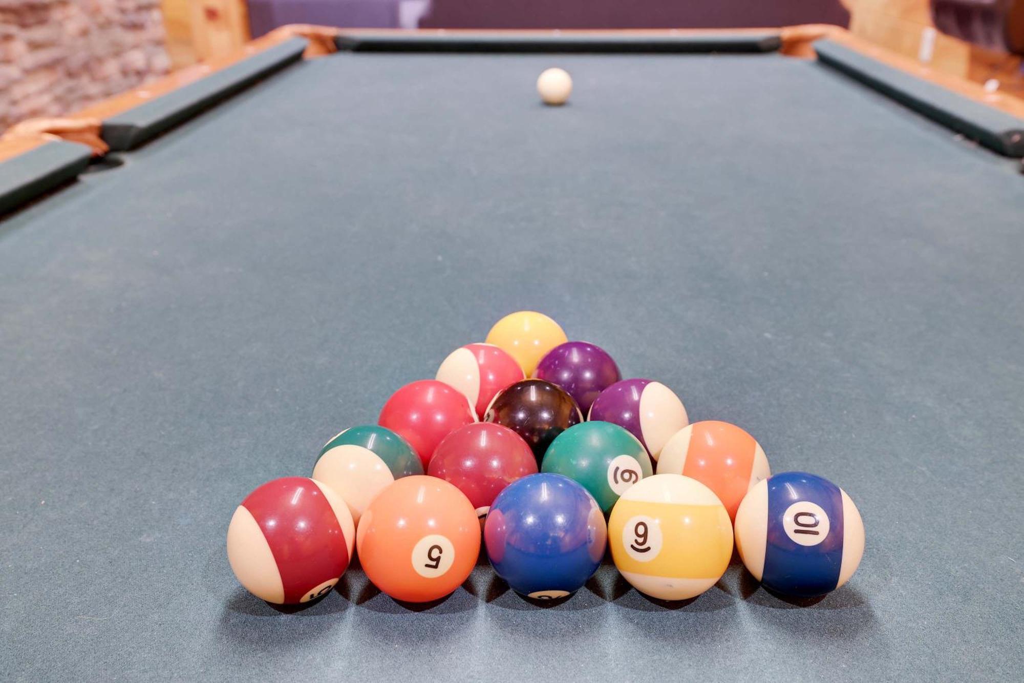 Cozy Freeland Retreat- Firepit Pool Table Hot Tub * White Haven
