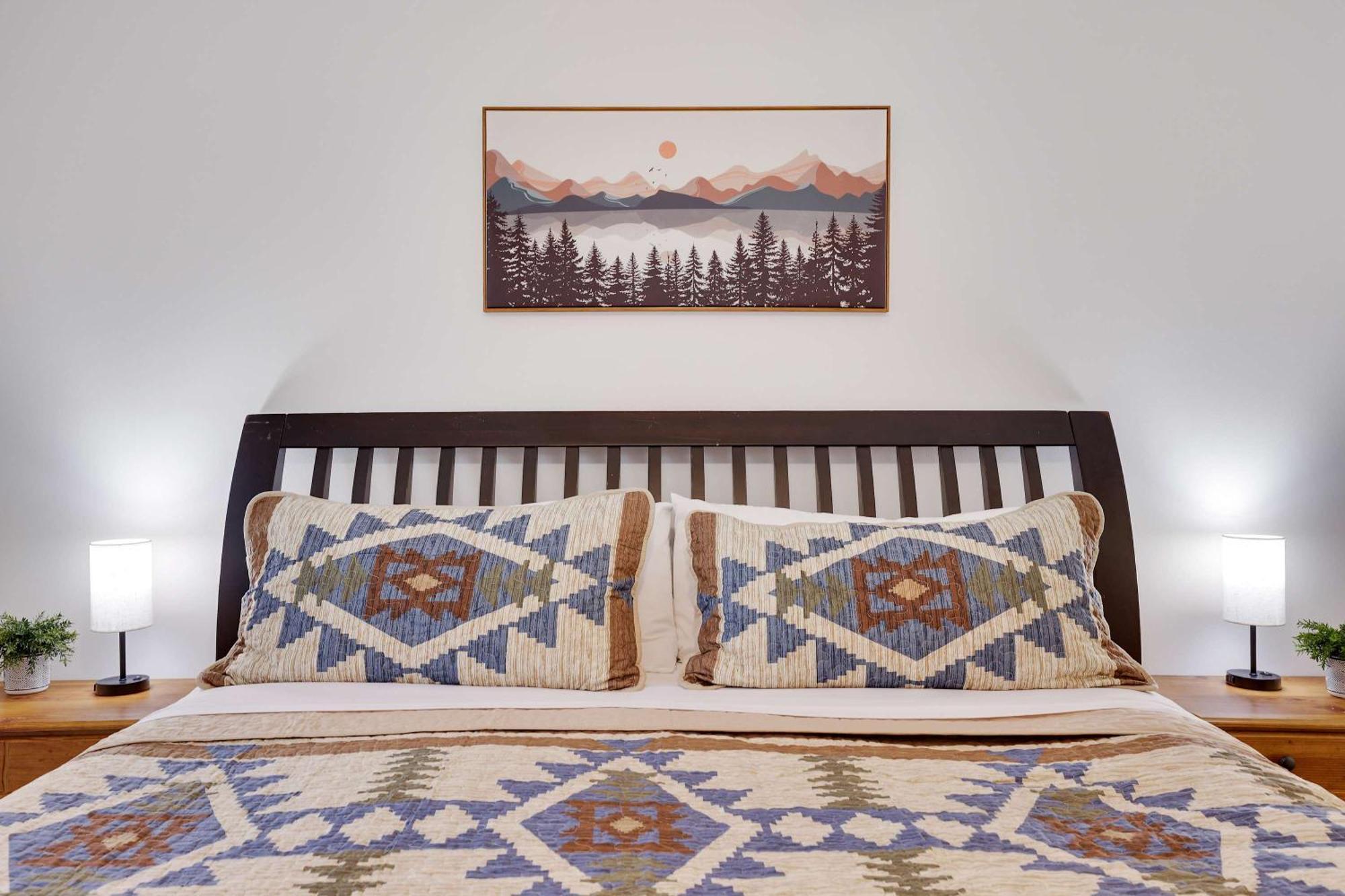 Cozy Freeland Retreat- Firepit Pool Table Hot Tub Holiday home